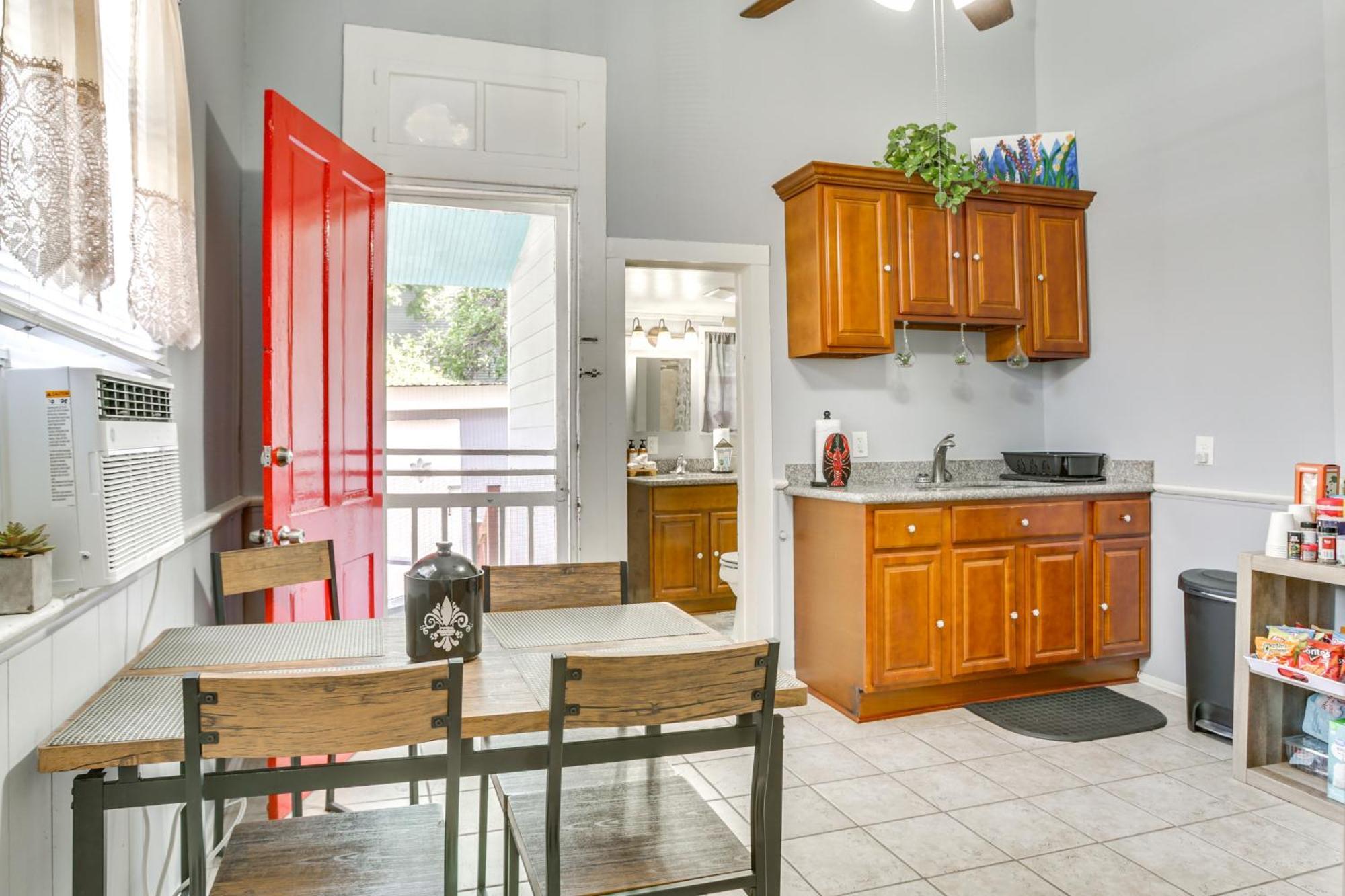 Nola House In Irish Channel - Walk To Magazine St! Holiday home New Orleans